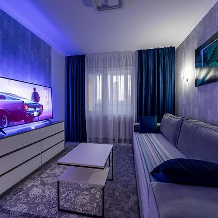 Modern 3 Bedroom Apartment Kyiv Exterior foto