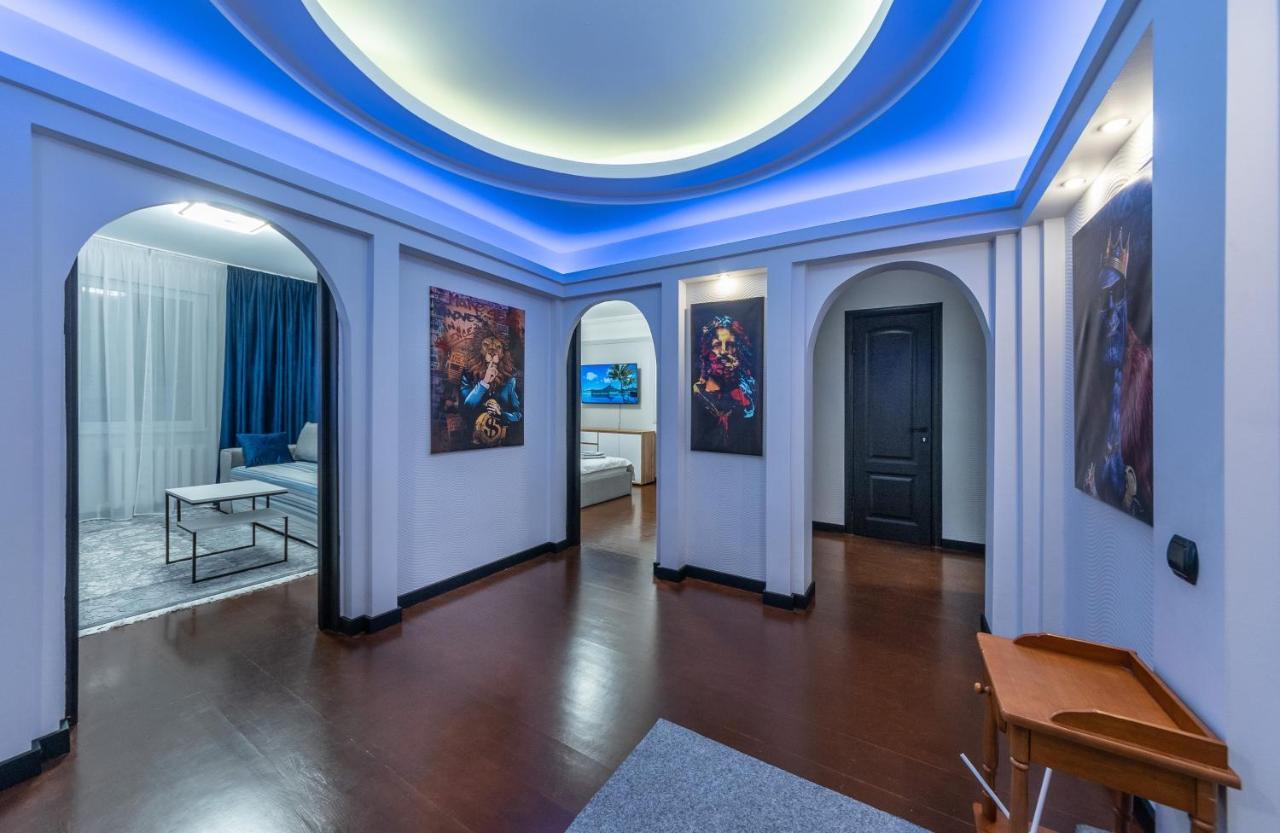 Modern 3 Bedroom Apartment Kyiv Exterior foto